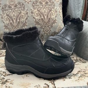 Clarks Black Faux-Fur Lined Ankle Winter Boots
